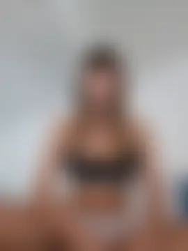 Cristina02 Adlı Modelin Canlı Sohbet Odası