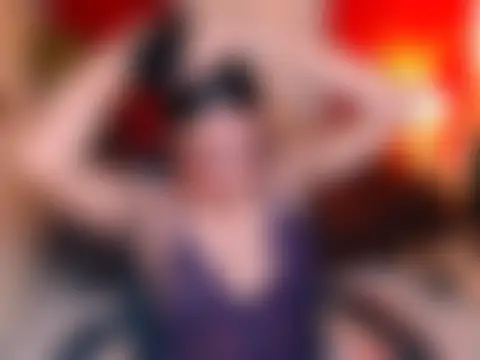 kylieEmparado: διαδικτυακό σόου στην κάμερα