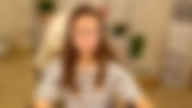 NadinnL élő chatszobája