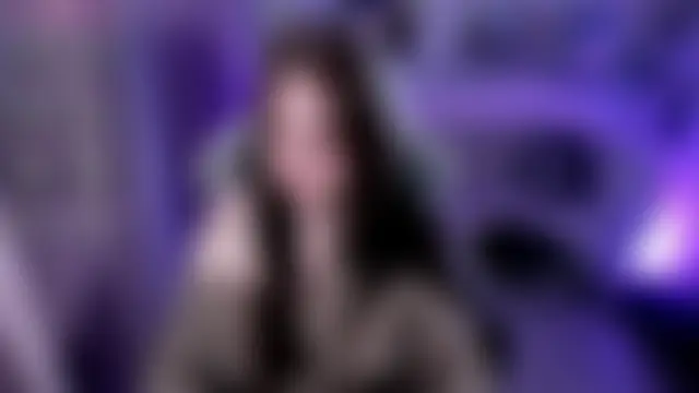 Elisabeth_Binder's Live Chat Room