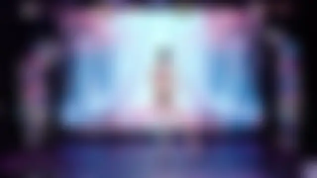 TF-001 现场性爱视讯表演