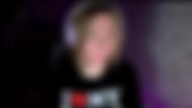 Seks show uživo modela Hirtay na kameri