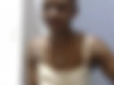 Petite_Ebony10 – Naživo chatovacia miestnosť