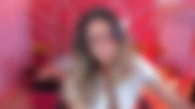 Olivia_Fox69 Adlı Modelin Canlı Sohbet Odası