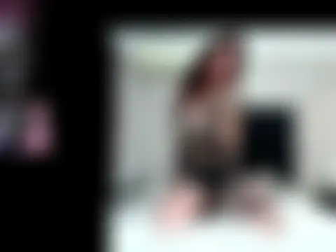Pokazy przed seks kamerką na żywo – DarkHoneey23