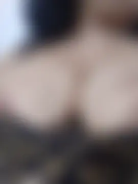 Pokazy przed seks kamerką na żywo – tharu_sweet