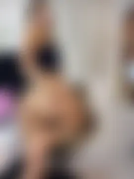 Mia_Rosee1 Adlı Modelin Canlı XXX Sohbeti