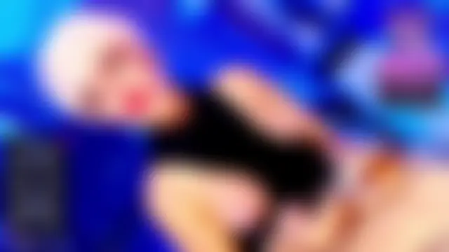 Show modela KYLIE_SHEMALE na web-kameri