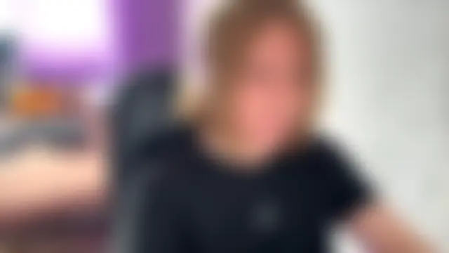 Pertunjukan Kamera Web Hirtay