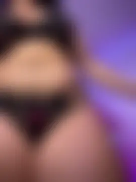 Show modela Aliciia777 na web-kameri
