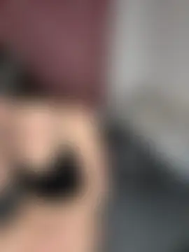 Youngmaxxxinee: διαδικτυακό σόου στην κάμερα