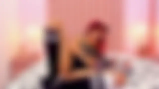 Chat XXX en directo de Lucie_Red