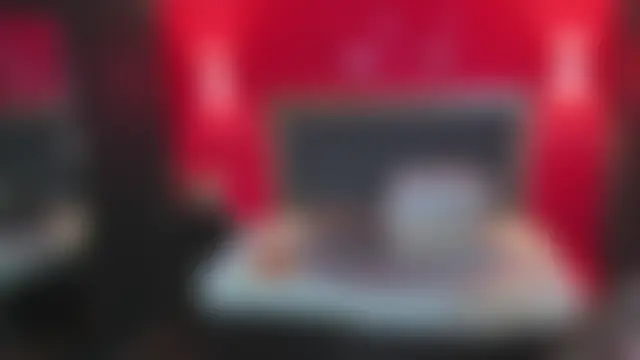 YayaHilton's Live Webcam Chat