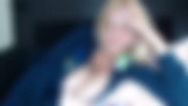 _karolynesyera_'s Live XXX Chat