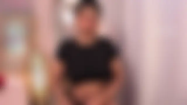 חדר צ'אט בשידור חי של domiiniquex