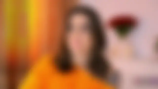 AishaSins Adlı Modelin Canlı Sohbet Odası