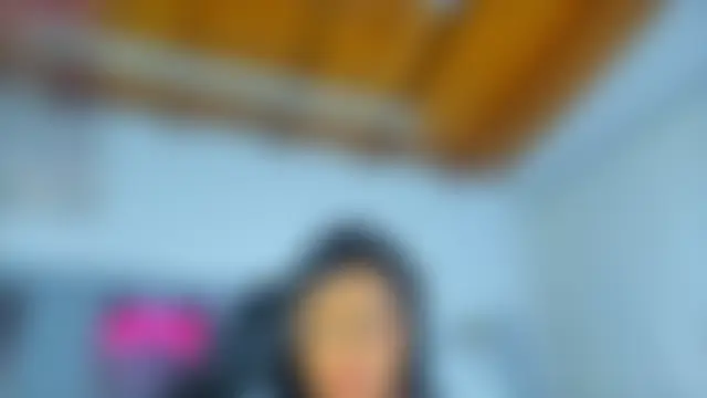 AlessiaMarcu- Adlı Modelin Canlı Sohbet Odası