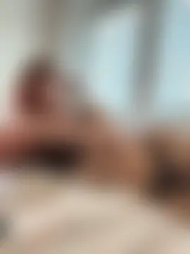 Stellar_Hush লাইভ চ্যাট রুম