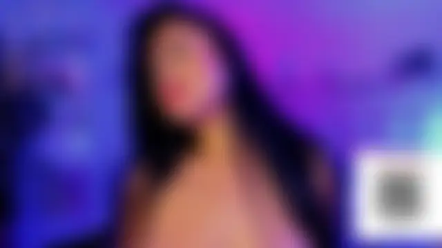 lucianaroy's Live Chat Room