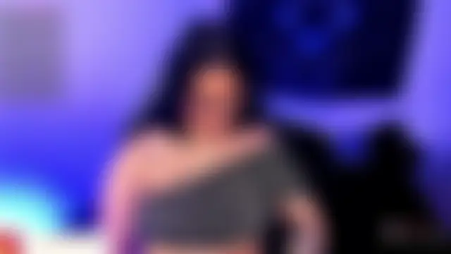 Nicolle_Ruizz Adlı Modelin Canlı Sohbet Odası