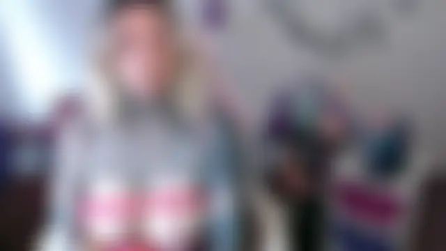 SLOPPYTITSS: δωμάτιο απευθείας συνομιλίας