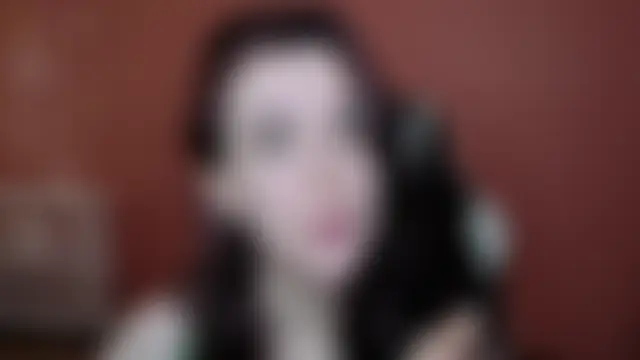 reaissss Chat Room in diretta