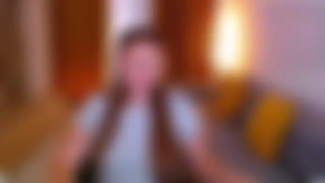 חדר צ'אט בשידור חי של mia_bloomy