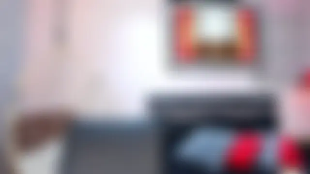 _LaraMom_ élő chatszobája