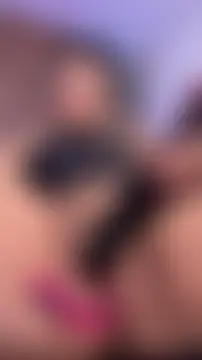 Chat XXX en directo de MiaPetit_
