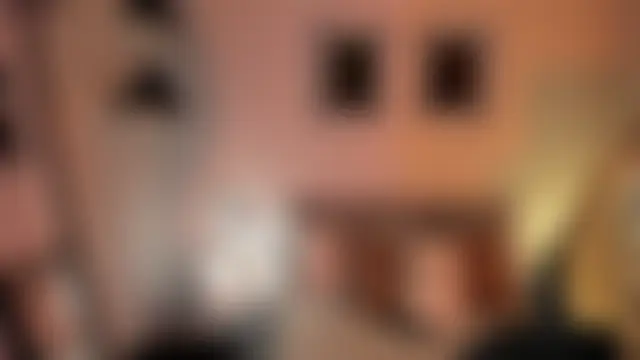 Violetta_Nur – Naživo chatovacia miestnosť