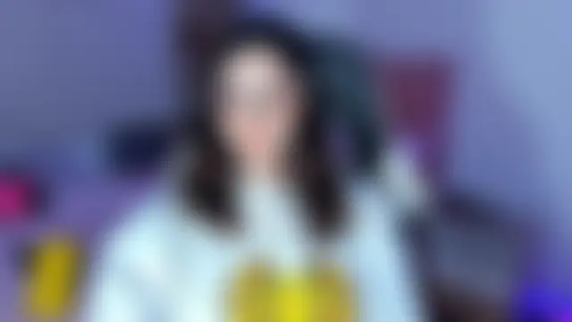 OphelianaRose33 Adlı Modelin Canlı Sohbet Odası