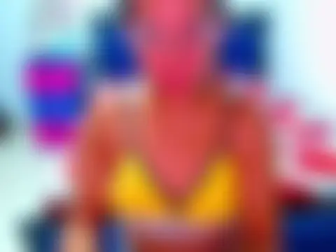 Roseluxs Adlı Modelin Canlı XXX Sohbeti