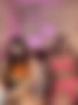 Sabrinedivinee Adlı Modelin Canlı Sohbet Odası