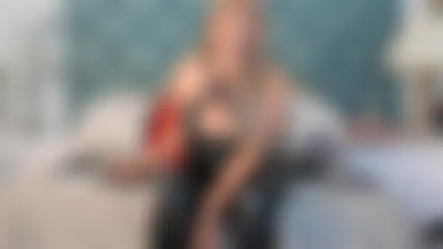 MiaMancini Adlı Modelin Canlı XXX Sohbeti