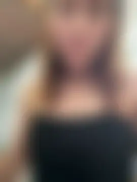 Vi_sexyy's Live Chat Room