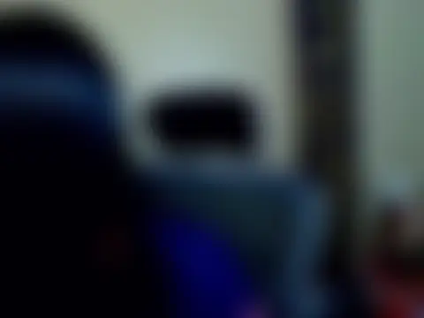 חדר צ'אט בשידור חי של ShinningEthene