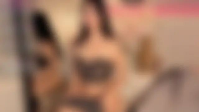 חדר צ'אט בשידור חי של emely_moon_