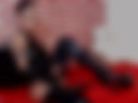 PHLauraLove Show in webcam