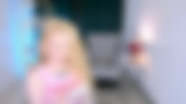 XXX chat uživo modela Laly_Peach