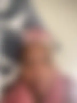 NAUGHTYSHALOTXX's Live Chat Room