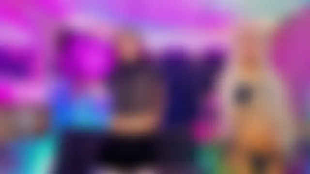 Queens_Wonders_Blonders 网络视讯表演