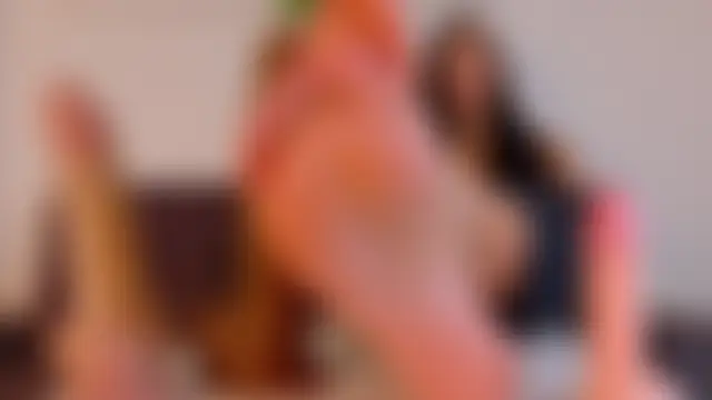 Živá chatovací místnost RiriiBrunette__