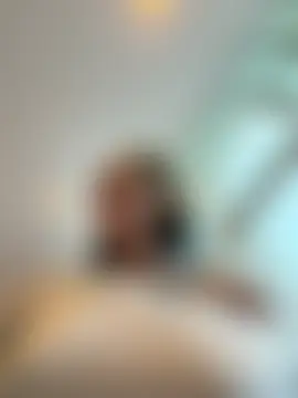 חדר צ'אט בשידור חי של ___Nessa