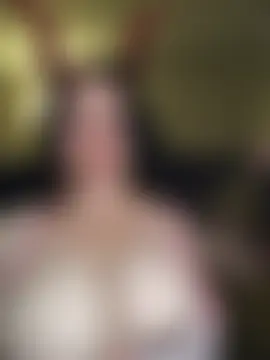 XXX chat uživo modela AMYRA_HOT
