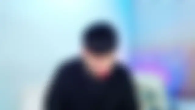 _justinmoon2 Adlı Modelin Canlı Sohbet Odası