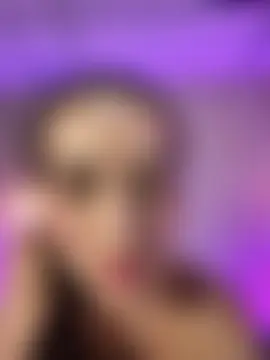 MelanyyJhonson15's Live Webcam Chat