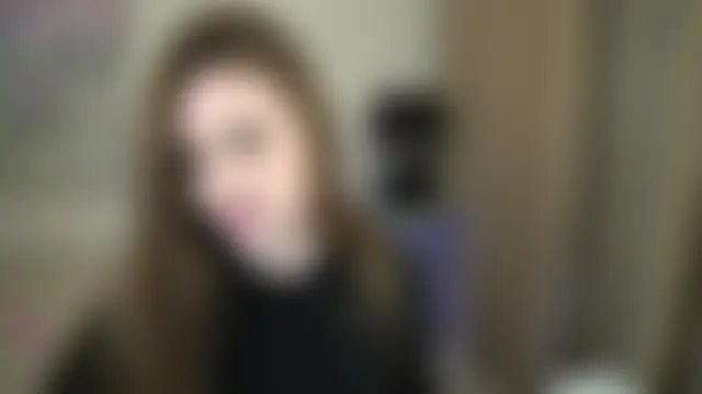 חדר צ'אט בשידור חי של CrystalBlissi