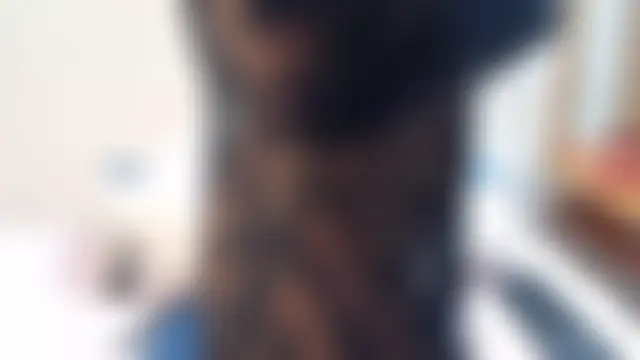 Tinnypussie Adlı Modelin Canlı Sohbet Odası