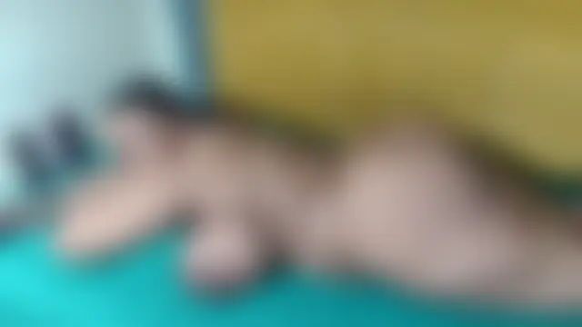 HugeTitisxx – Naživo chatovacia miestnosť