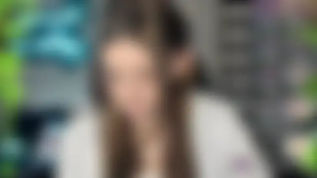XXX chat uživo modela CherryBloom777